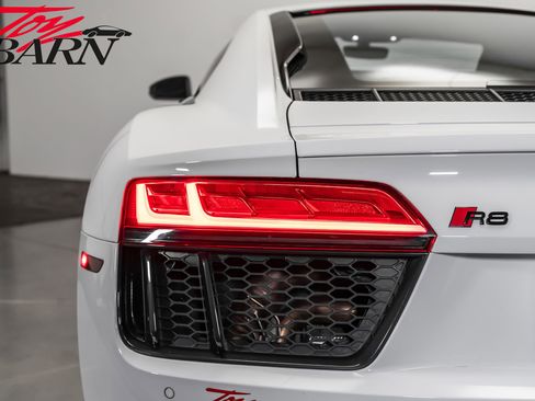 Used 2018 Audi R8 V10 image 13