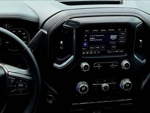 Used 2022 GMC Sierra 1500 AT4 w/ AT4 Preferred Package AWD/4WD image 13