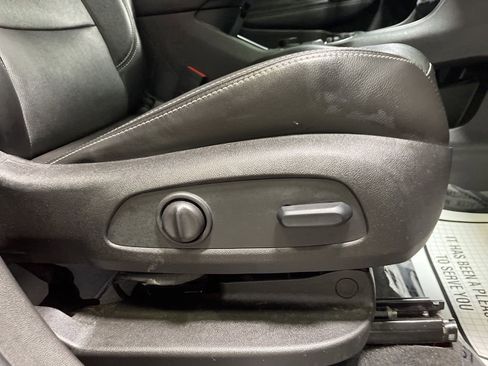 Used 2022 GMC Terrain SLT FWD image 10