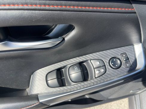 Used 2025 Nissan Sentra SR w/ SR Premium Package image 13