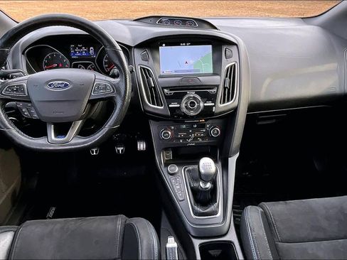 Used 2017 Ford Focus RS image 15