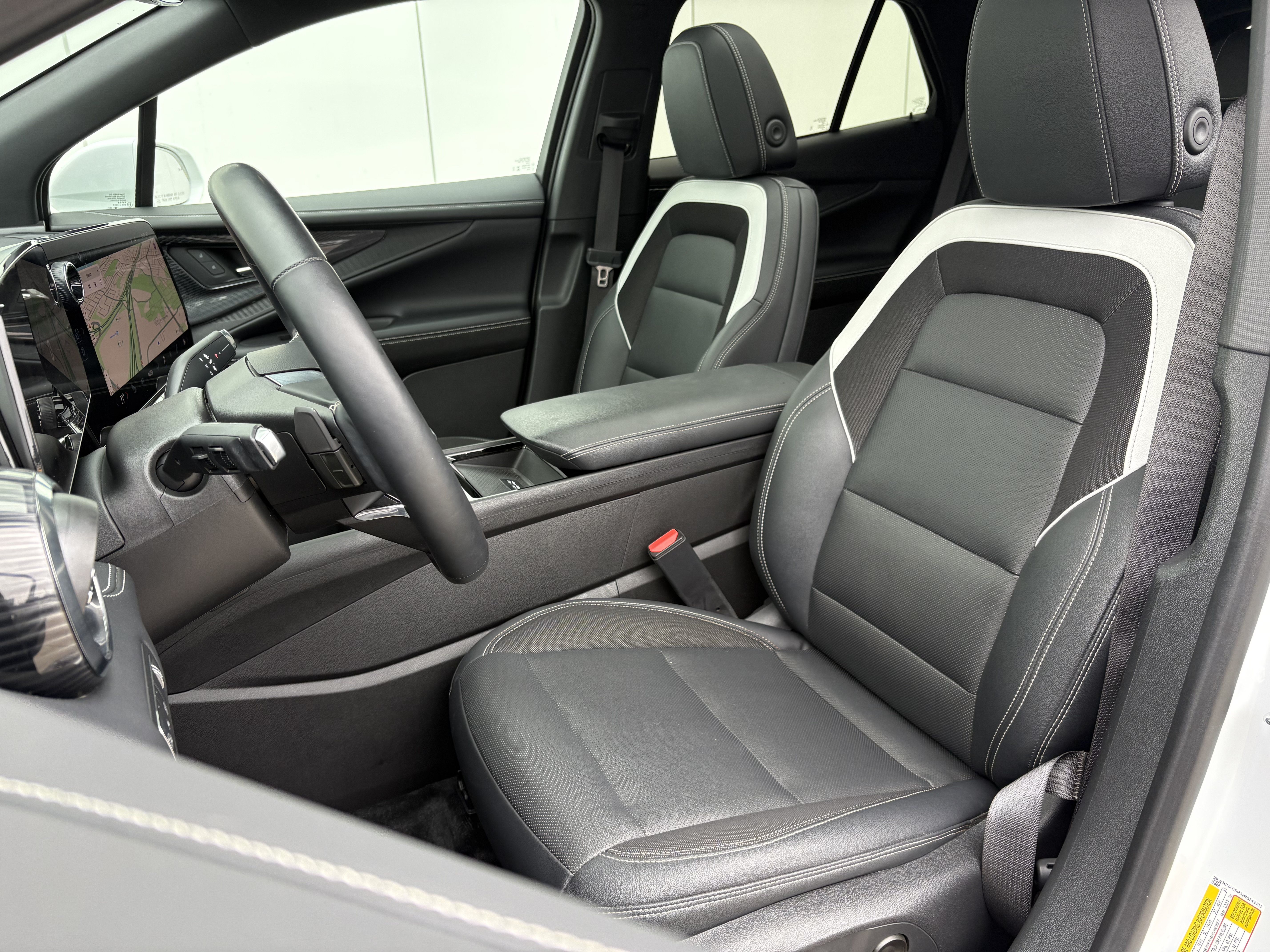 Used 2024 Chevrolet Blazer EV LT AWD/4WD image 11