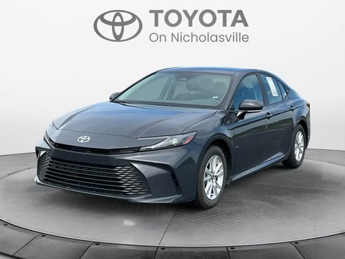 Used 2025 Toyota Camry LE image 1