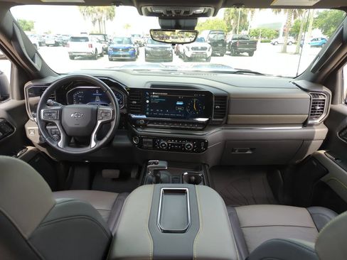 Used 2022 Chevrolet Silverado 1500 ZR2 w/ Technology Package AWD/4WD image 22