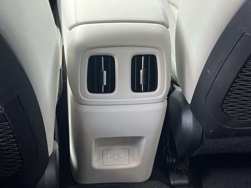 Used 2025 Hyundai Tucson Limited FWD image 18