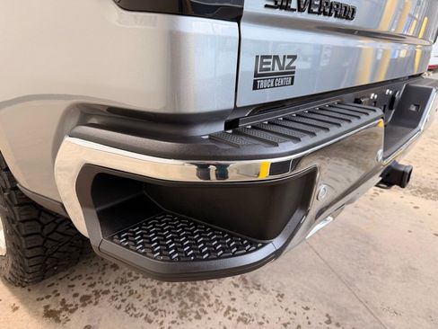 Used 2023 Chevrolet Silverado 1500 LTZ w/ LTZ Convenience Package II AWD/4WD image 18