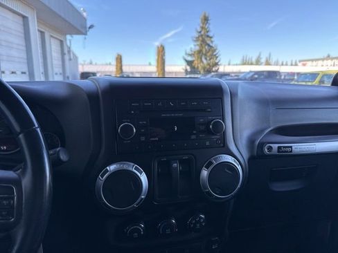 Used 2012 Jeep Wrangler Rubicon image 30