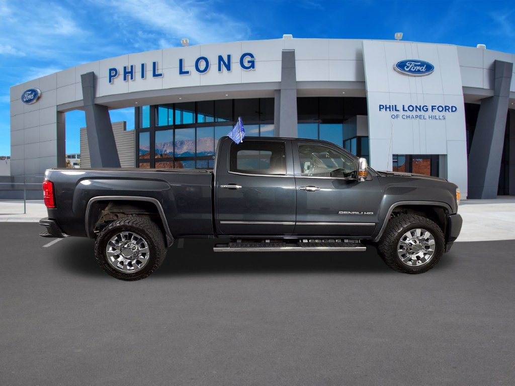 Used 2019 GMC Sierra 2500 Denali w/ Duramax Plus Package AWD/4WD image 6