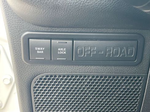 Used 2018 Jeep Wrangler Unlimited Rubicon w/ Cold Weather Group AWD/4WD image 18