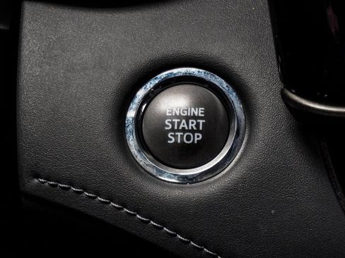 Used 2023 Toyota Highlander XLE image 25