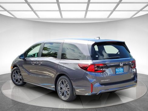 New 2026 Honda Odyssey Touring image 5