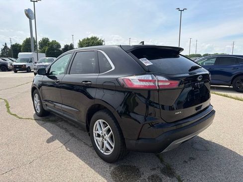 Used 2024 Ford Edge SEL w/ Convenience Package AWD/4WD image 3