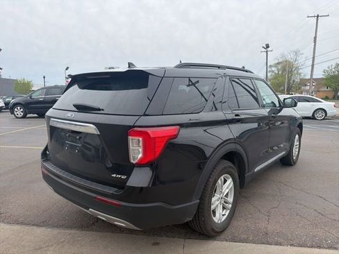 Used 2024 Ford Explorer XLT w/ Equipment Group 202A AWD/4WD image 7