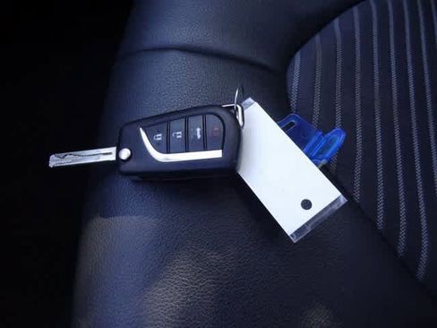 Used 2024 Toyota Camry SE image 34