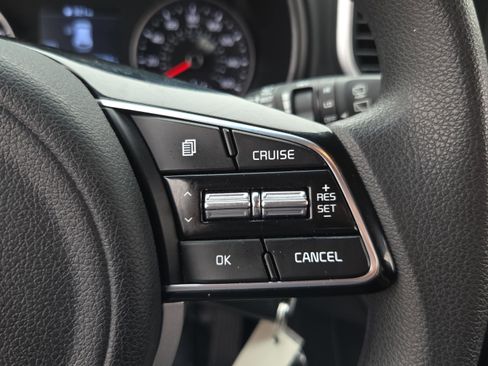 Used 2022 Kia Sportage LX image 11
