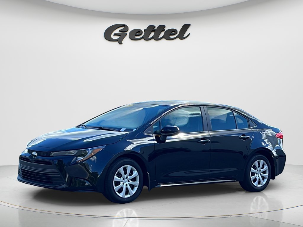 Used 2026 Toyota Corolla LE FWD image 1