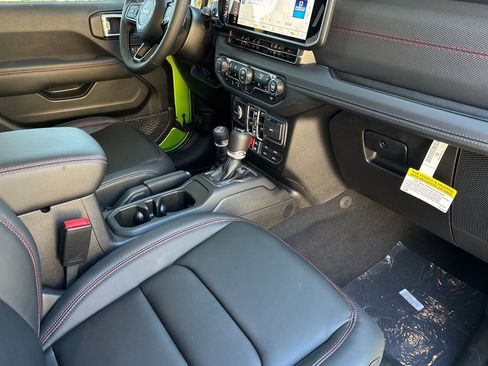 New 2025 Jeep Wrangler Unlimited Rubicon w/ Technology Group image 15