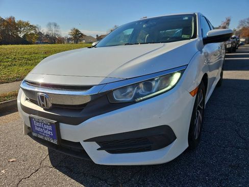Used 2017 Honda Civic EX image 3