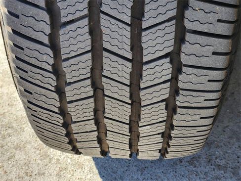 Used 2011 GMC Sierra 1500 SLE w/ Power Tech Package image 11