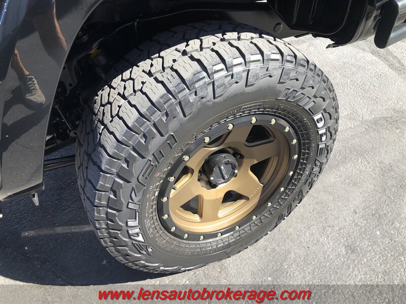 Used 2015 Toyota 4Runner SR5 AWD/4WD image 3