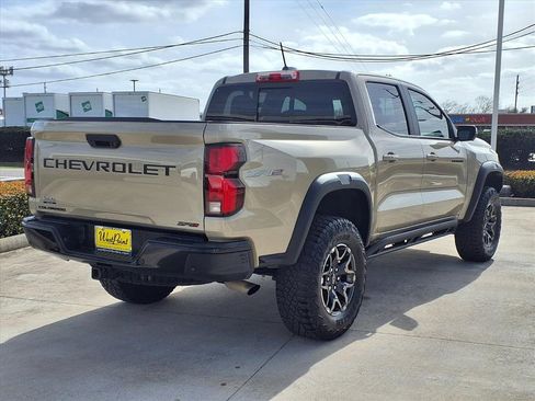 Used 2024 Chevrolet Colorado ZR2 w/ ZR2 Convenience Package III image 2
