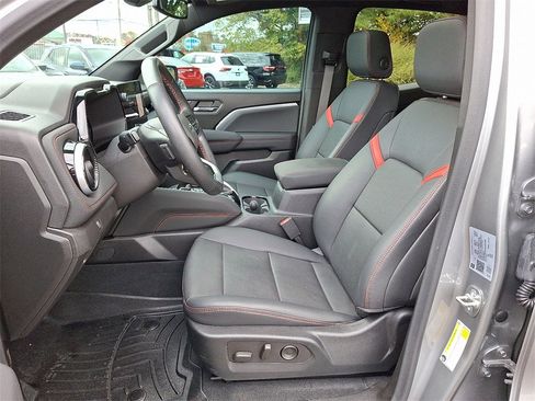 Certified 2024 Chevrolet Colorado Z71 w/ Z71 Convenience Package 2 image 14