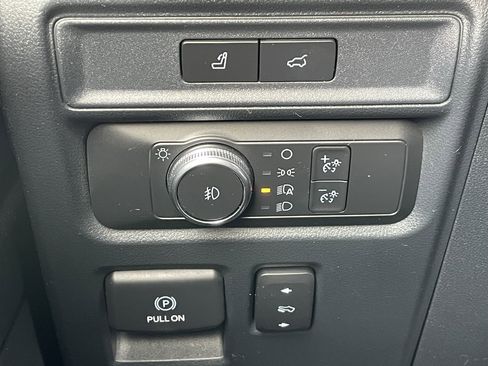 Used 2022 Ford Expedition XLT image 22