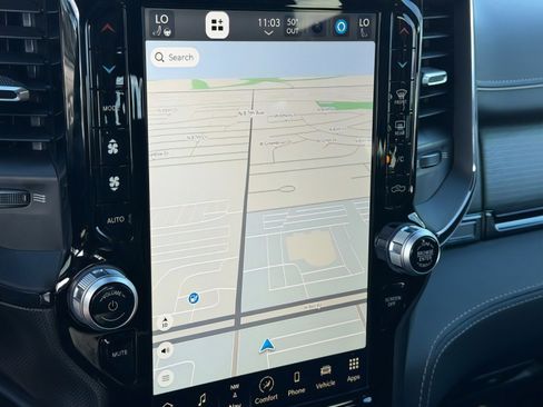 Used 2024 RAM 2500 Limited image 14