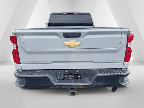 Used 2024 Chevrolet Silverado 2500 Custom w/ Custom Value Package image 6