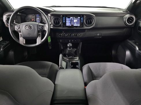 Used 2019 Toyota Tacoma TRD Off-Road AWD/4WD image 11