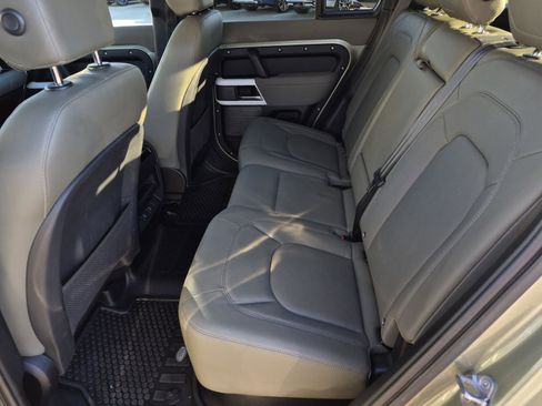 Used 2023 Land Rover Defender 110 S image 28