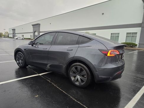 Used 2020 Tesla Model Y Long Range image 9