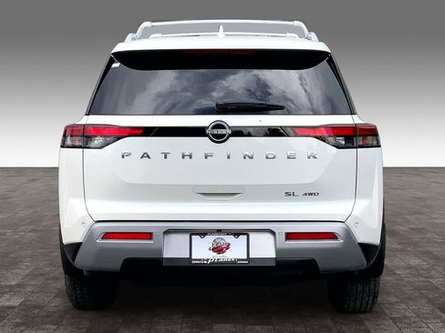 Used 2024 Nissan Pathfinder SL AWD/4WD image 4