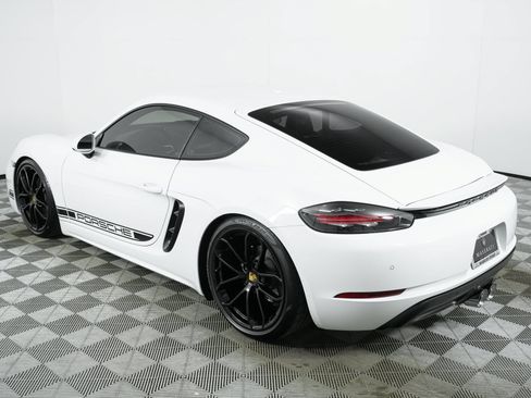 Used 2025 Porsche 718 Cayman RWD image 8