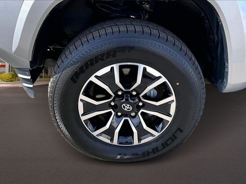 Used 2022 Toyota Tacoma TRD Sport image 9