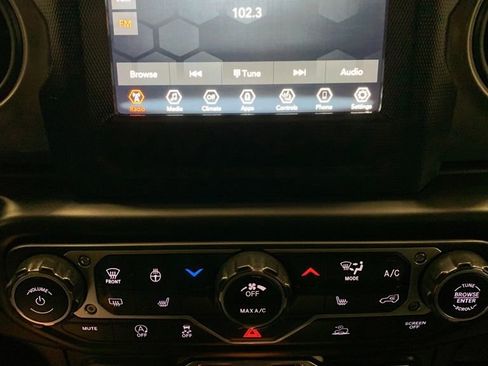 Used 2022 Jeep Wrangler Unlimited Sport image 8