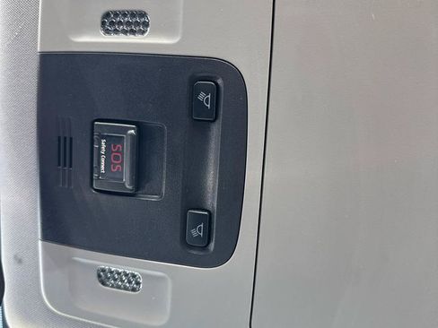 Used 2019 Toyota Camry SE FWD image 40