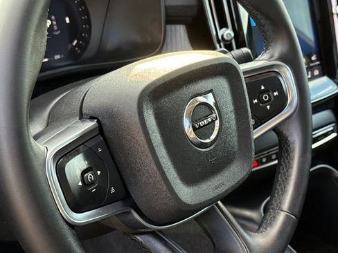 Used 2024 Volvo XC40 B5 Core AWD/4WD image 29