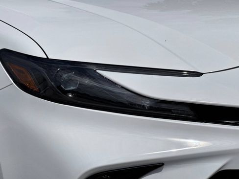 New 2026 Toyota Camry Hybrid FWD image 31
