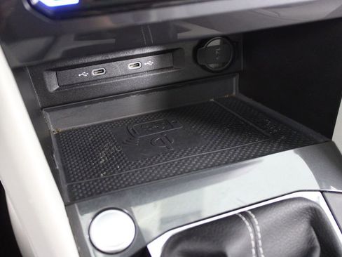 Used 2022 Volkswagen Tiguan SE R-Line image 20