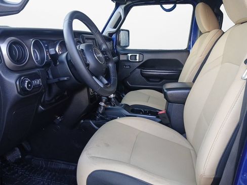 Used 2018 Jeep Wrangler Unlimited Sport S AWD/4WD image 19
