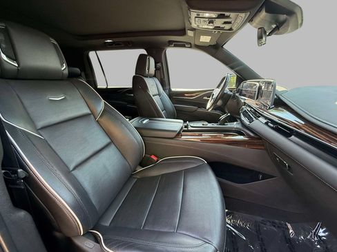 Used 2023 Cadillac Escalade ESV Premium Luxury AWD/4WD image 14