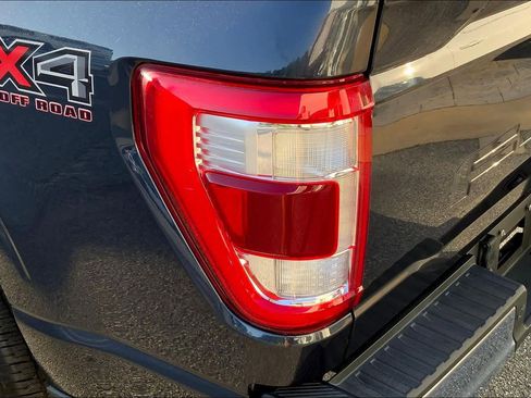 Used 2021 Ford F150 Lariat w/ Max Trailer Tow Package image 27