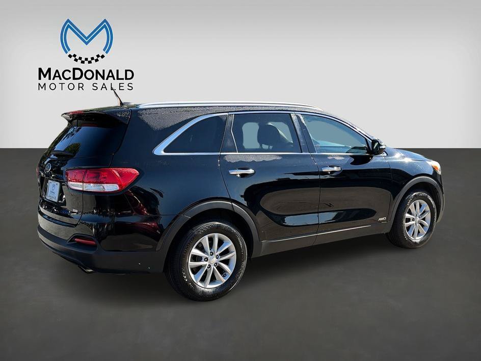 Used 2017 Kia Sorento AWD image 5