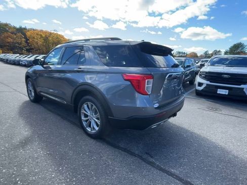 Used 2022 Ford Explorer XLT w/ Equipment Group 202A AWD/4WD image 17