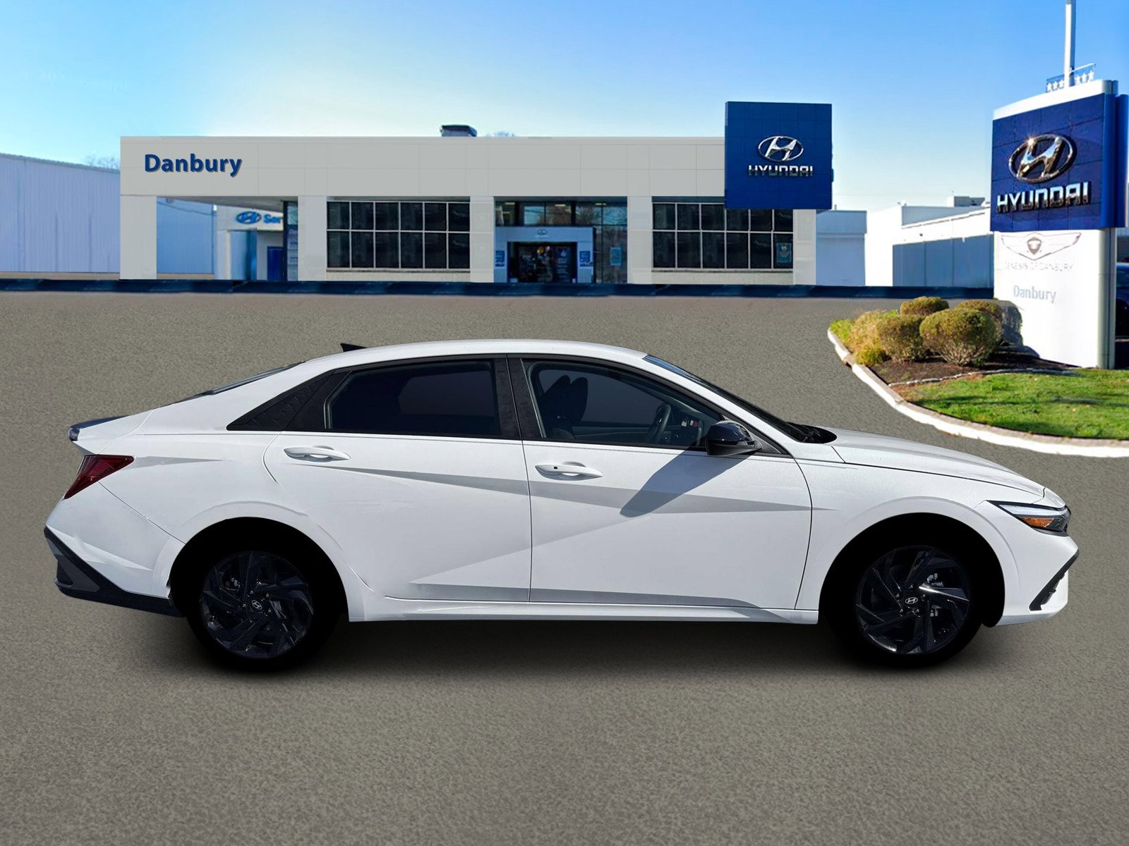 New 2026 Hyundai Elantra SEL FWD image 9