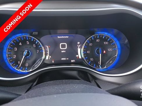 Certified 2020 Chrysler Pacifica Touring-L Plus w/ Tire & Wheel Group FWD image 17