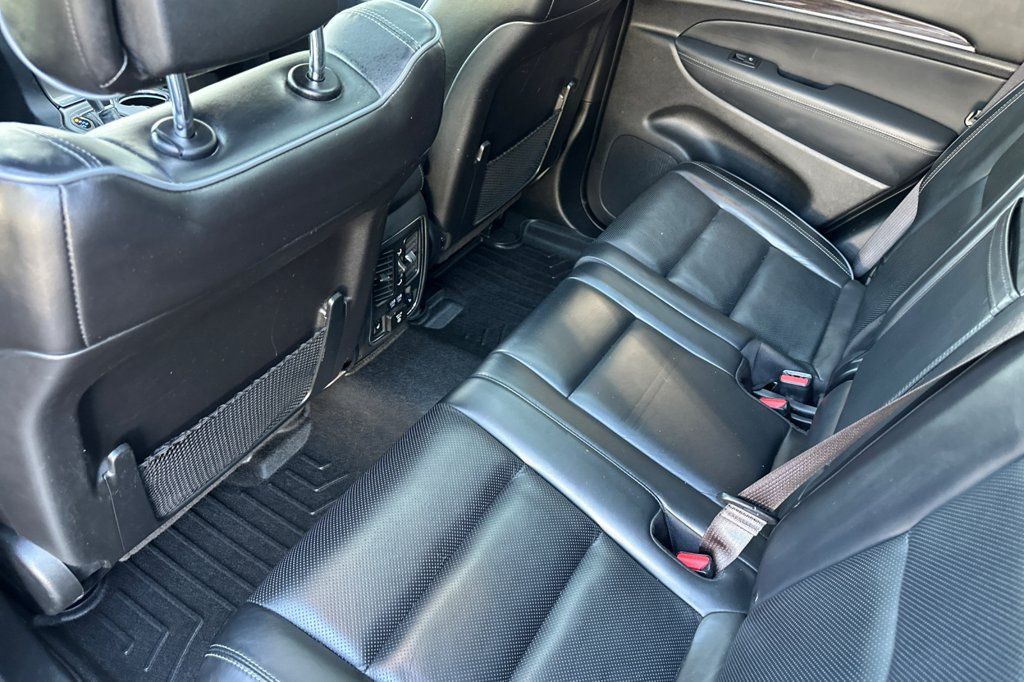 Used 2020 Jeep Grand Cherokee Overland AWD/4WD image 15