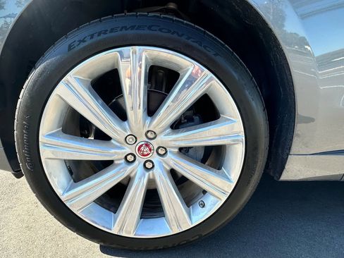 Used 2018 Jaguar F-PACE R-Sport image 14