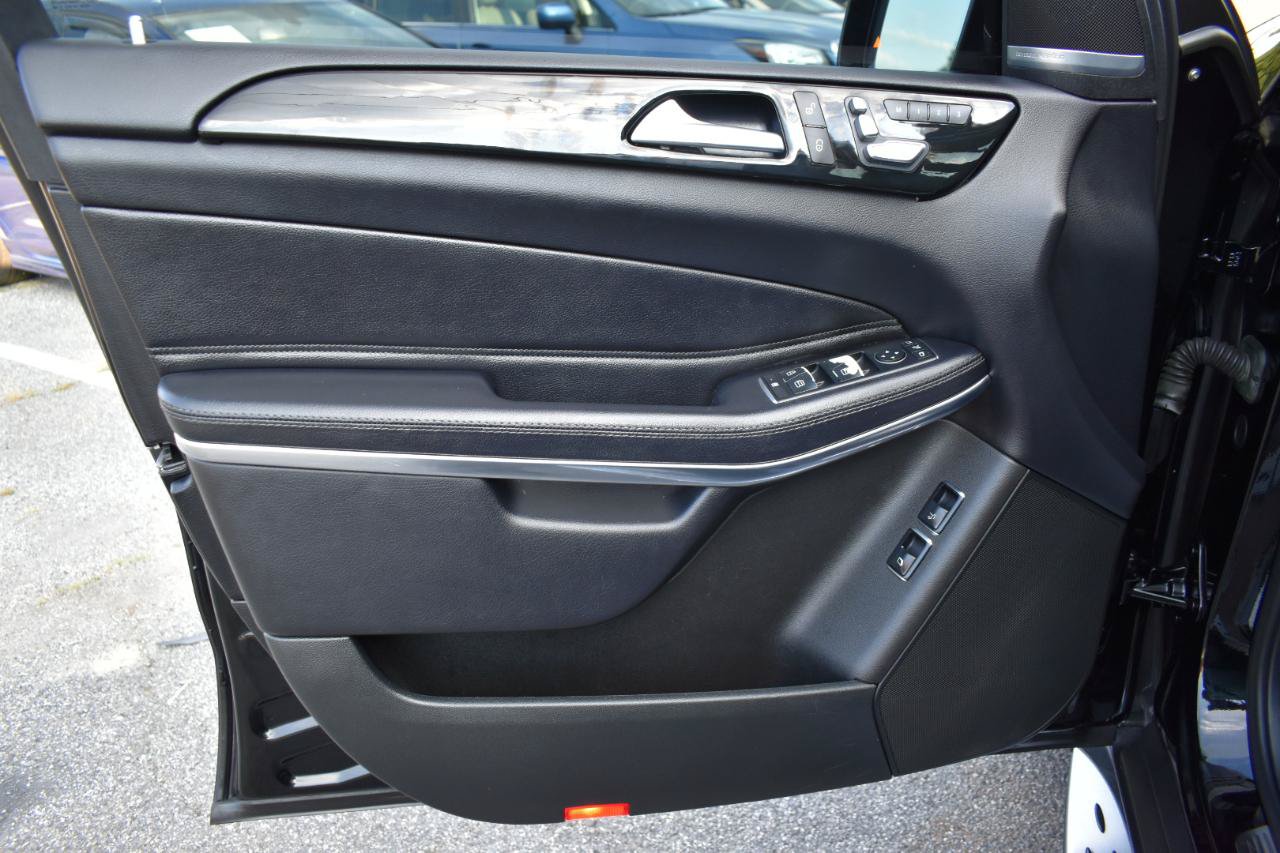 Used 2017 Mercedes-Benz GLS 550 4MATIC image 38